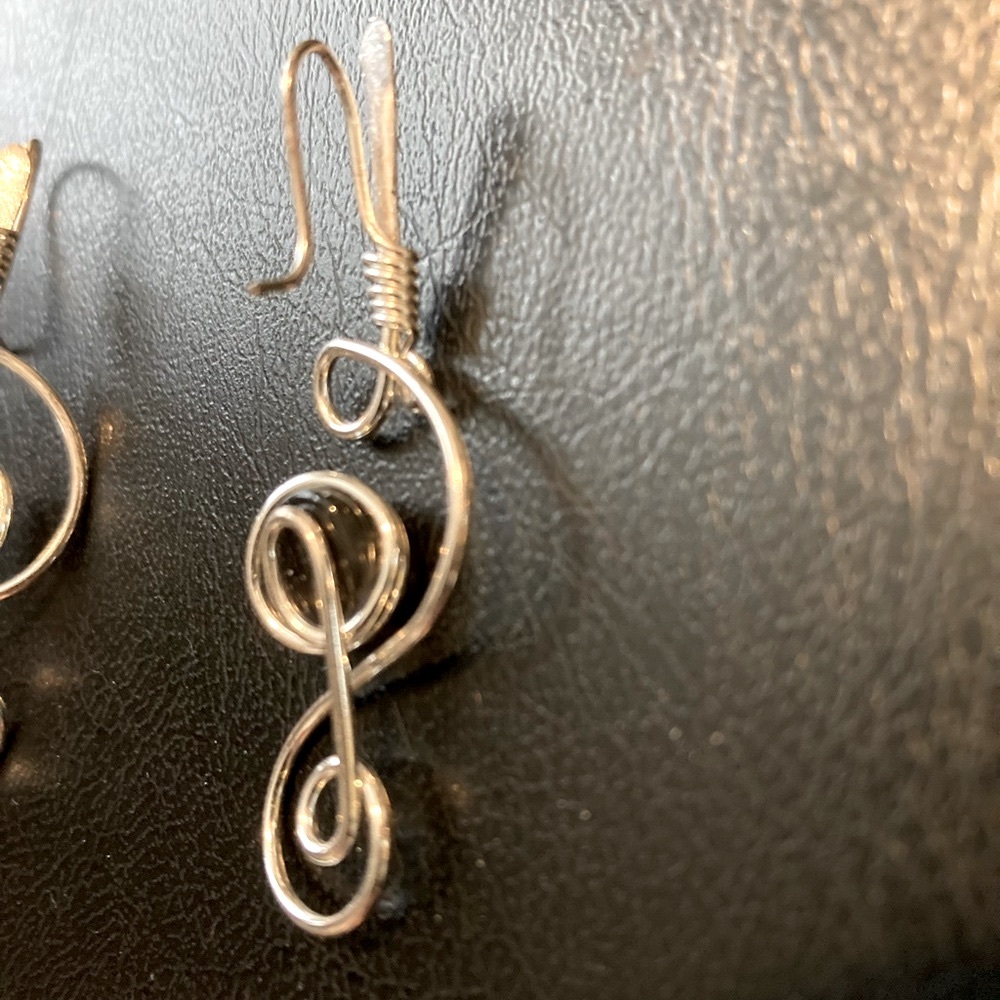 Sterling silver wire and black crystal stone Earrings - Picture 3 of 5